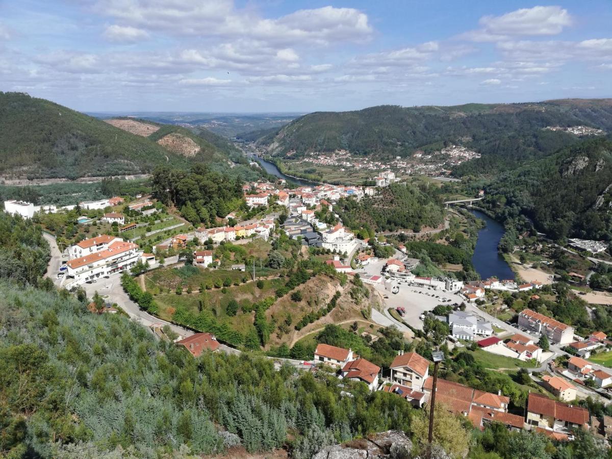 Mondalva Guesthouse Sao Pedro de Alva Екстер'єр фото