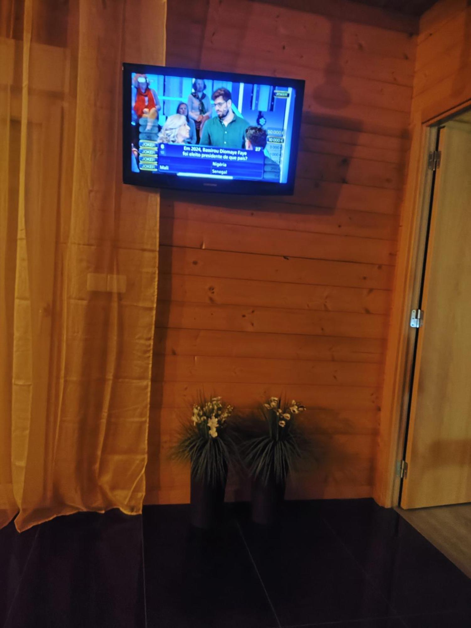 Mondalva Guesthouse Sao Pedro de Alva Екстер'єр фото